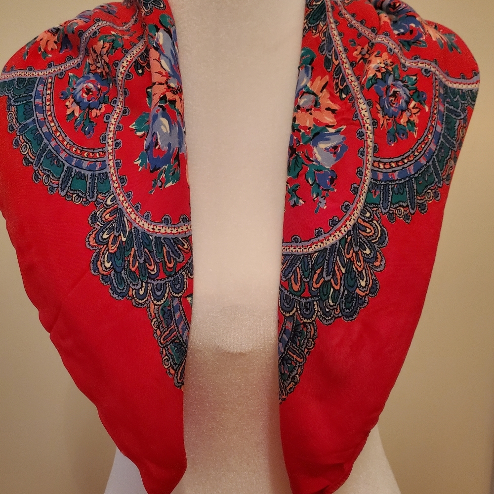 Scarf Red Floral Pattern Square 27 1/2 X 27 1/2 Blue/Pink And Green Flowers
